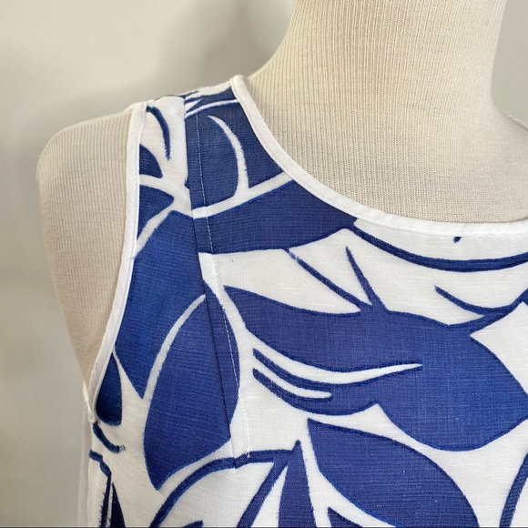 1. State blue & white leaf print top M - Picture 2 of 8